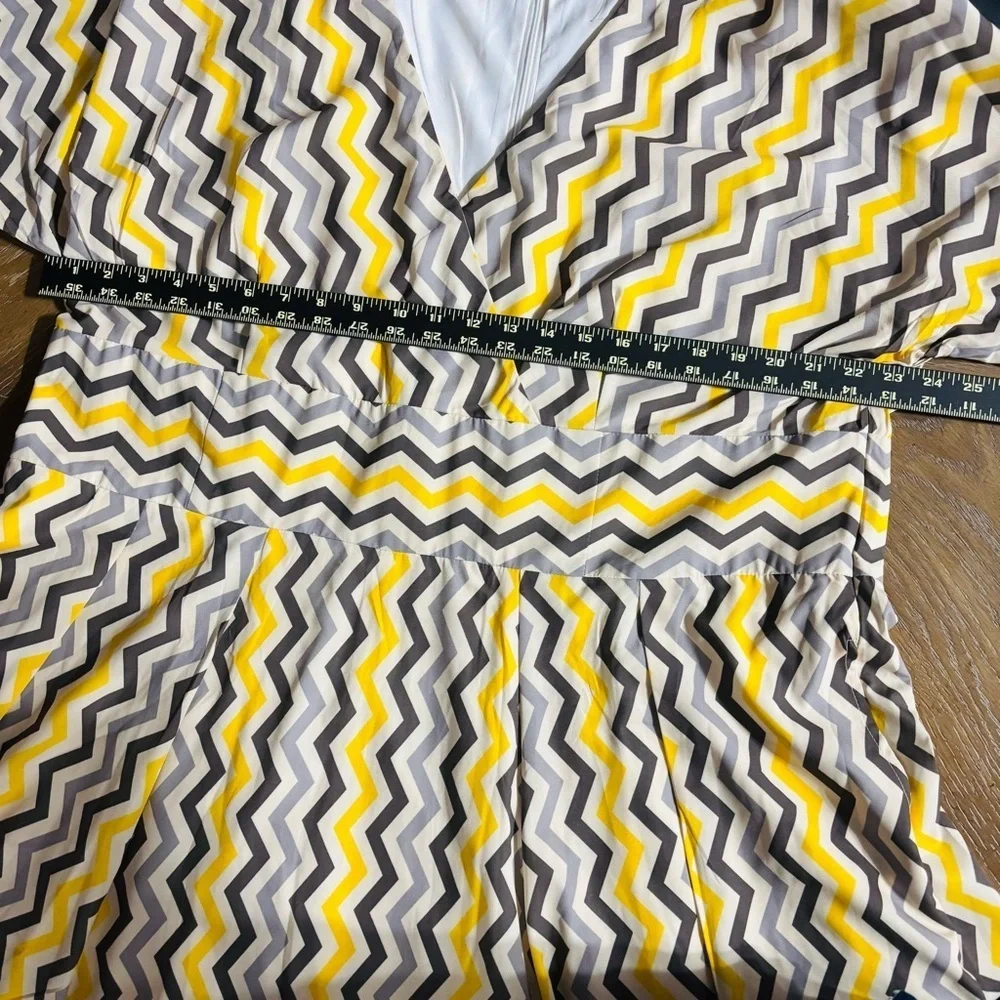 Chevron print‎ crepe banded empire dress